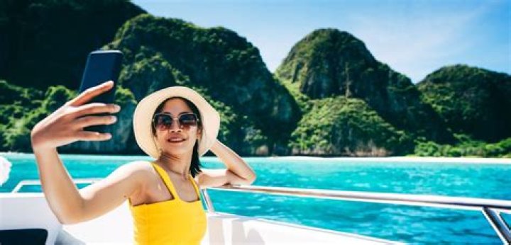 Discover Nicole: An Extraordinary Travel Influencer